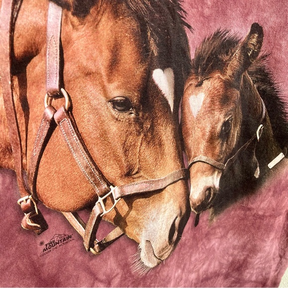 The Mountain Adult T-shirt Burgundy Tie Dye Horse Design Multicolor Size XL - Picture 4 of 4